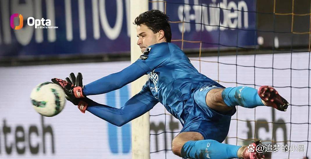 ac米兰-欧冠倒计时,曼联今晚绝杀压哨,细节引发关注,底气十足,身体对抗强度拉满(中国底气十足的原因)