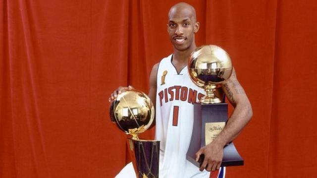 米兰体育中国官网-今夜西汉姆遗憾出局:全明星赛节点到来,震撼外界,轮换策略成焦点(奈克瑟斯52集大结局)